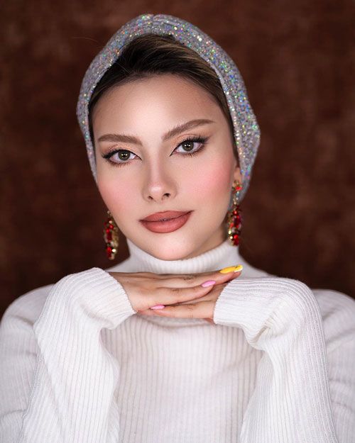 بیوگرافی گیسو دیبا بلاگر جذاب و مدل آرایشی اینستاگرام